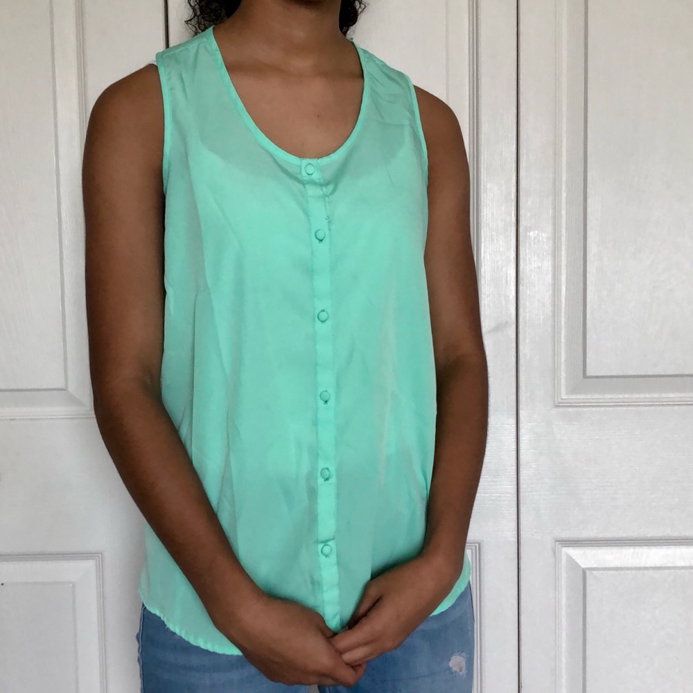 Teal sleeveless shirt